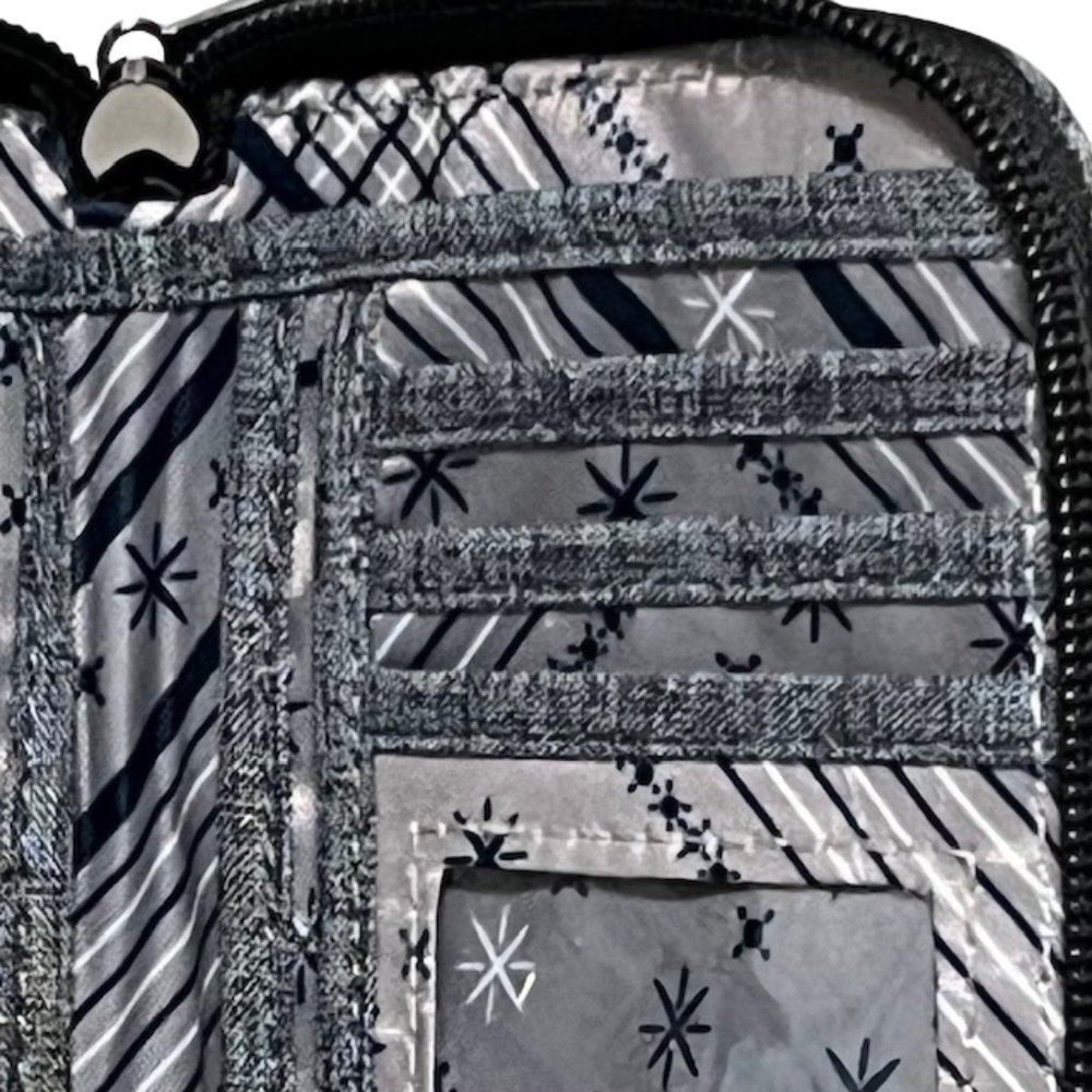 LUG Rodeo RFID-Protected Gray Quilted Wristlet - Picture 10 of 16